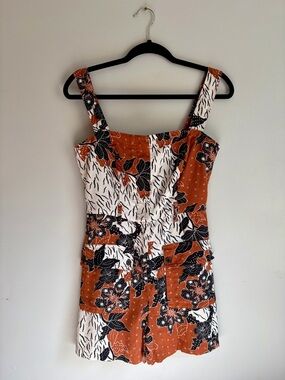 House of Harlow 1960 Rust, White & Black Floral Romper